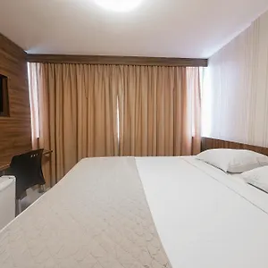 https://hotel-duble.portodegalinhashotels.com